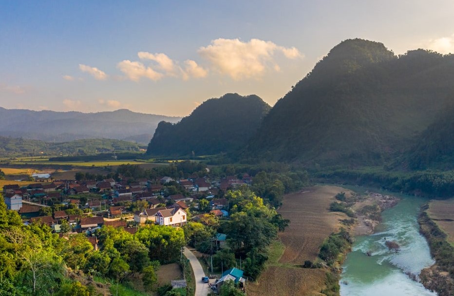 Tân Hóa được biết đến là một trong những ngôi làng có cảnh quan thiên nhiên đẹp nhất Việt Nam. (Nguồn ảnh: Lấy từ trang oxalisadventure)